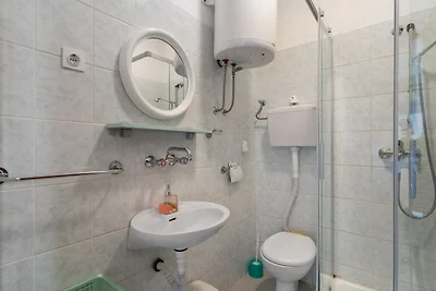 Appartement Šibenik près de Plage Gaj