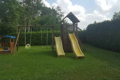 Moderne Ferienwohnung in Nohn in Waldnähe