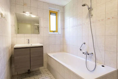 Komfortabler Bungalow mit Geschirrspüler, 1,5...