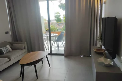 Schickes Apartment in Arona in Strandnähe