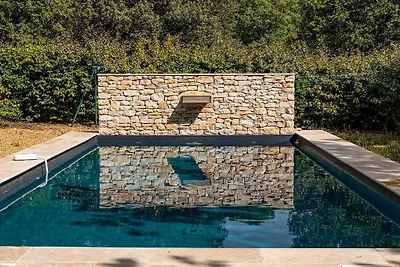 Charmantes Landhaus mit Pool – 637 SAT