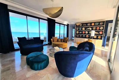 Häuser & Villen für 15 Personen