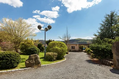 Elegante casa vacanze vicino alla foresta