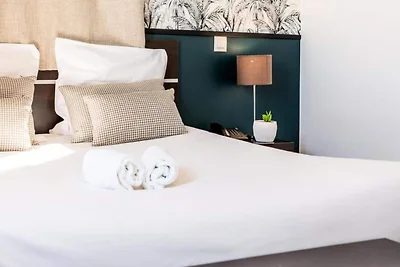 Wohnung nahe Aeroscopia mit Pool