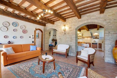 Ruhiges Ferienhaus in Urbino mit eigenem Pool