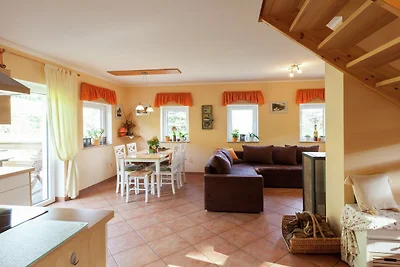 Modernes Ferienhaus mit Garten in Lohsdorf