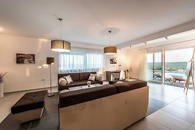 Deluxe Four Bedroom Villa with Private Pool (...