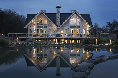 Ferienhaus mit privatem Pool in Noordwijk