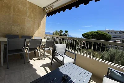 Cannes-Apartment mit Meerblick und Pool
