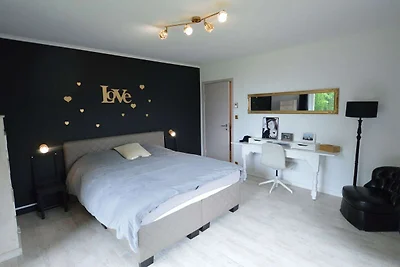 Schicke Ferienwohnung in Polleur mit Sauna