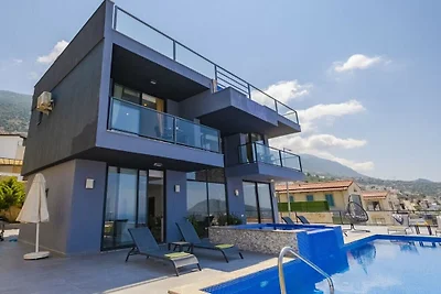Villa in Kalkan mit Schwimmbecken