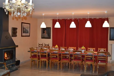 Geräumige Villa mit Schwimmbad in Gesves