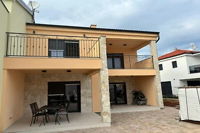 Holiday House 1