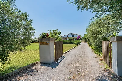 Abgelegene Landvilla mit Pool