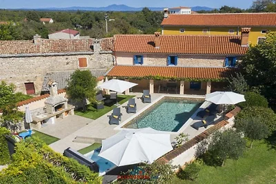 Ferienhaus in Barban mit Schwimmbecken