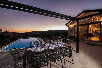 Villa in Bribir mit Schwimmbecken