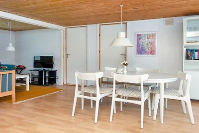 6 person holiday home in Glesborg-By Traum