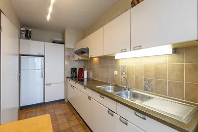 Licht appartement met keuken