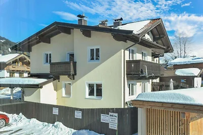 Luxuriöses Ferienhaus mit eigenem Garten in...