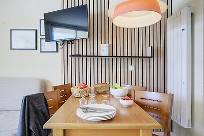 Scenic Family Apartment in the Pyrenees