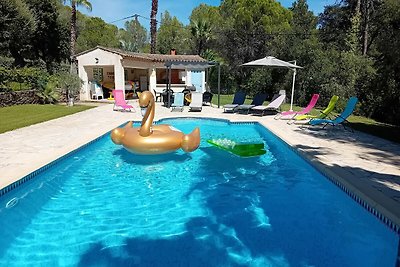 Schönes Ferienhaus mit Garten