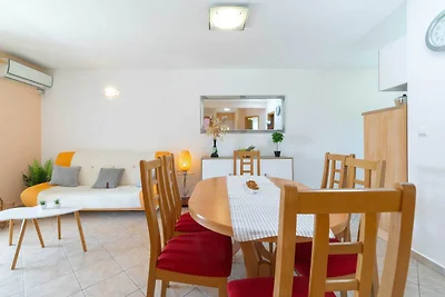Holiday Home Diana - Five Bedroom House with ...