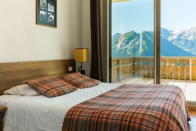 Ein Schlafzimmer mit Nische für sechs Persone...