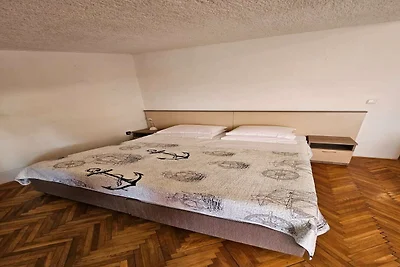 Geräumige Wohnung in Tribunj