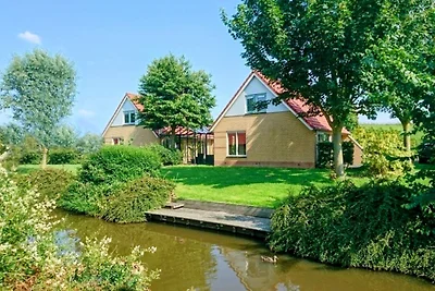 Villa für 14 Personen mit 6 Zimmern in Andijk