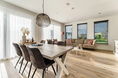 Moderne Villa in der Nähe des Strandes von...