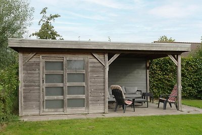 Geräumiges Ferienhaus mit Sauna in Strandnähe