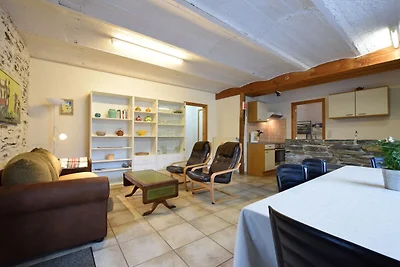 Schönes Ferienhaus in Frahan mit Terrasse