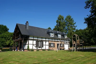 Großzügiges Ferienhaus mit Sauna in Malmedy