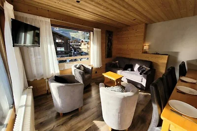 Komplett renovierte Wohnung am Fuße der...