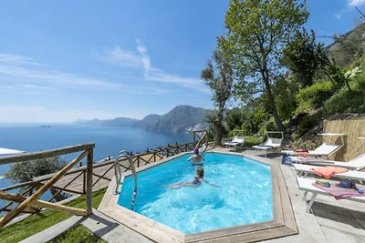 Casa a Praiano con piscina e vista Capri