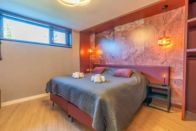 Moderne, luxuriöse und nachhaltige Naturvilla