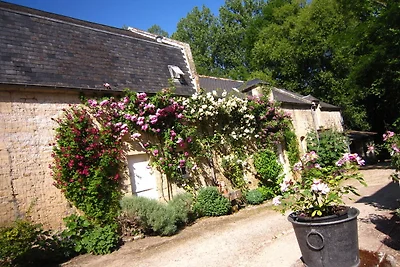 Ferienhaus in Lantheuil mit Garten