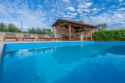 Ferienhaus in Trget mit Schwimmbecken