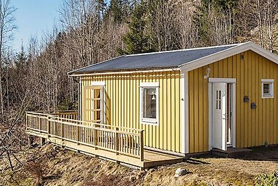 4 person holiday home in HÄLLEVADSHOLM