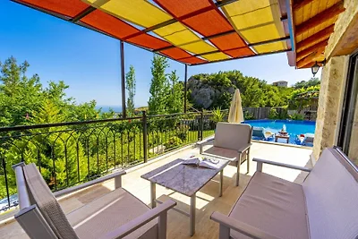 Villa in Kalkan mit Schwimmbecken