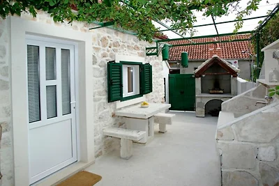 Menego Lodge Bol - Holiday Home with Terrace