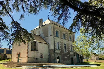 Majestätische Villa in Cussay mit...