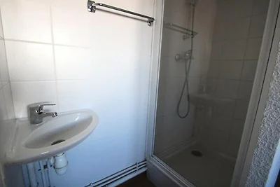 DBAC23 – 3-ZIMMER-WOHNUNG – BALKON – 8 SCHLAF...