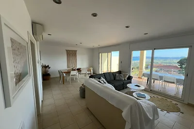 Townhouse in Estartit near sea beach