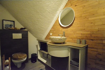 Hut in het bos, comfortabel, mooie overdekt...