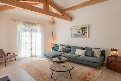 Moderne Villa in Tourrettes mit Swimmingpool