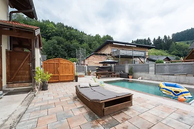 Modernes Ferienhaus in Pinsdorf mit Garten