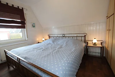 Ferienhaus Toms Hütte mit Terrasse in Dornum