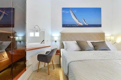 Villa met infinity pool in Maslenica