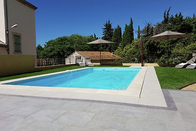 Villa moderna con piscina privata